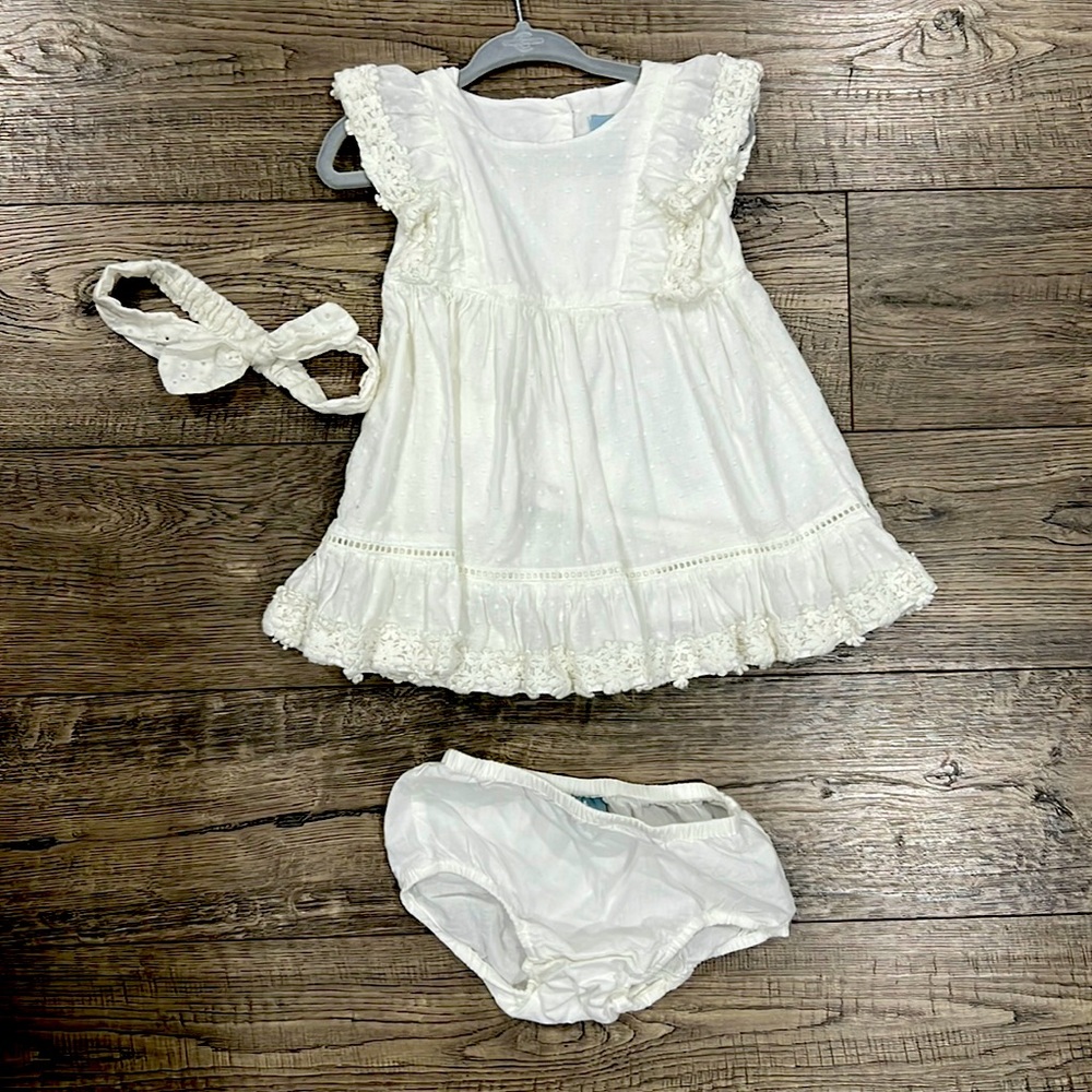 Gap Dress + Headband White eyelet floral